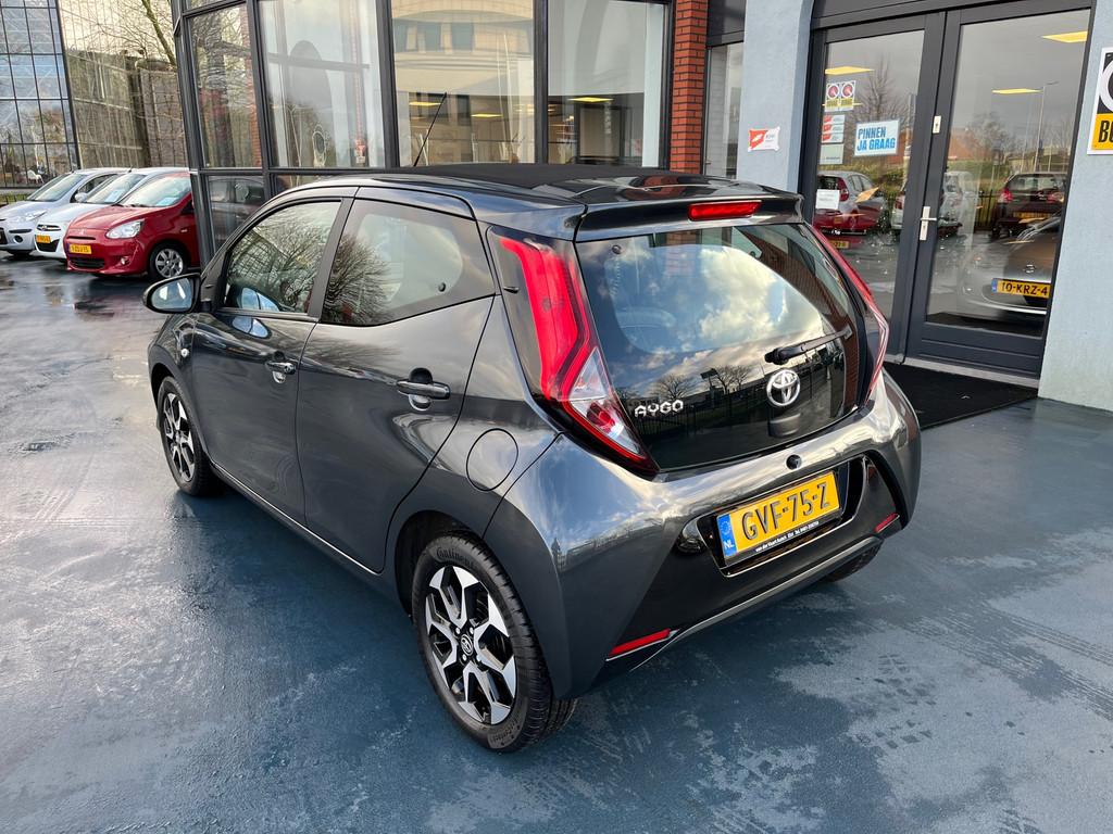 Toyota Aygo 1.0 VVT-i x-clusiv LMV CLIMA AUTOMAAT, LED verlichting, Gebruikt, Euro 6, 4 stoelen