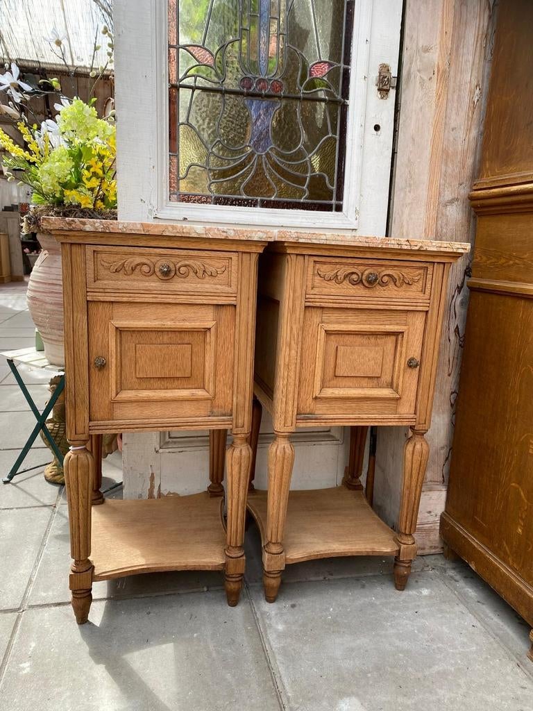 Twee Frans eiken kastjes nachtkastjes, Ophalen, Gebruikt, Minder dan 45 cm