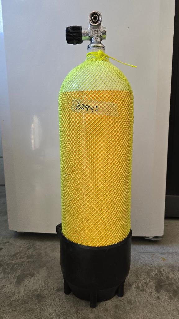 Duikfles 10L. M25x2 en 232Bar., Ophalen, Gebruikt, Duikfles