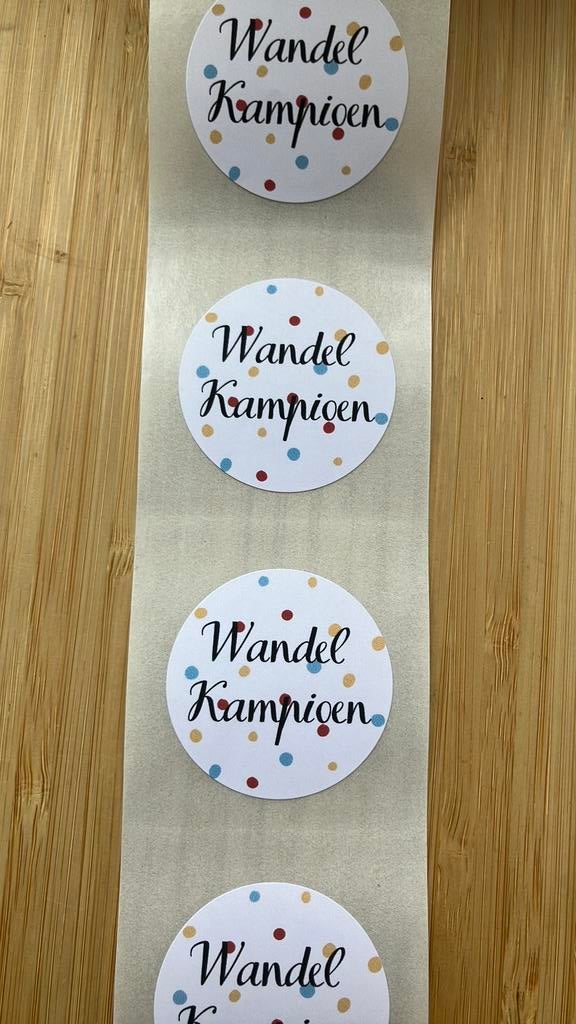30 stickers wandelkampioen stippen, Diversen, Cadeaupapier, Ophalen of Verzenden, Nieuw