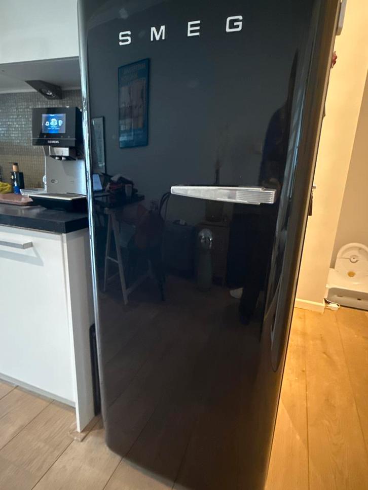 Smeg Koelkast - Stijlvol en Functioneel, Witgoed en Apparatuur, Koelkasten en IJskasten, Zo goed als nieuw, Zonder vriesvak, 200 liter of meer