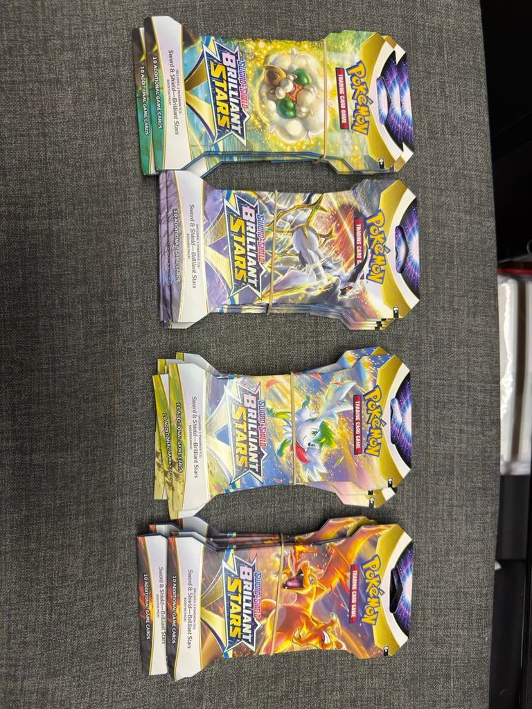 Pokémon Sword & Shield Brilliant Stars Booster Packs art set, Hobby en Vrije tijd, Verzamelkaartspellen | Pokémon, Ophalen of Verzenden