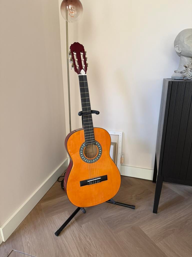 Startone gitaar incl standaard. Zgan, Ophalen, Zo goed als nieuw, Klassieke of Spaanse gitaar