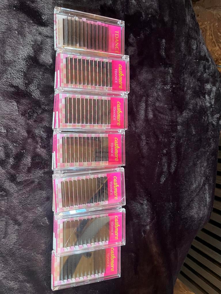 Diverse merken wimperextensions, Ophalen of Verzenden, Zo goed als nieuw, Toebehoren, Overige kleuren