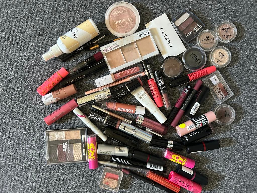 Grote make-up collectie: lippenstift, oogschaduw en meer, Gebruikt, Overige kleuren, Gehele gezicht, Ophalen of Verzenden