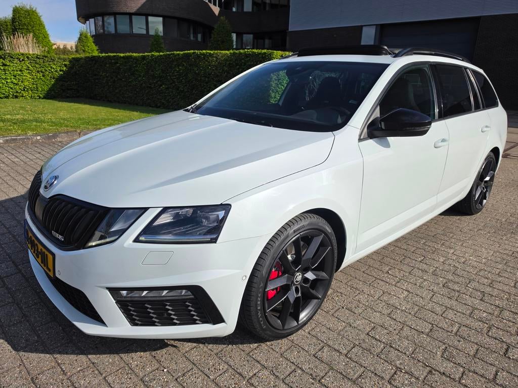 Skoda Octavia RS 2.0 TSI 169KW Combi DSG 2018 Wit, Auto's, Skoda, 4 cilinders, 1984 cc, Overige bekleding, Wit
