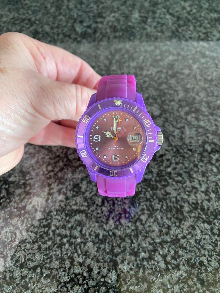 ICE Watch water dicht Dames Horloge kleur paars in goede st., Ophalen of Verzenden, Zo goed als nieuw, Jongen of Meisje