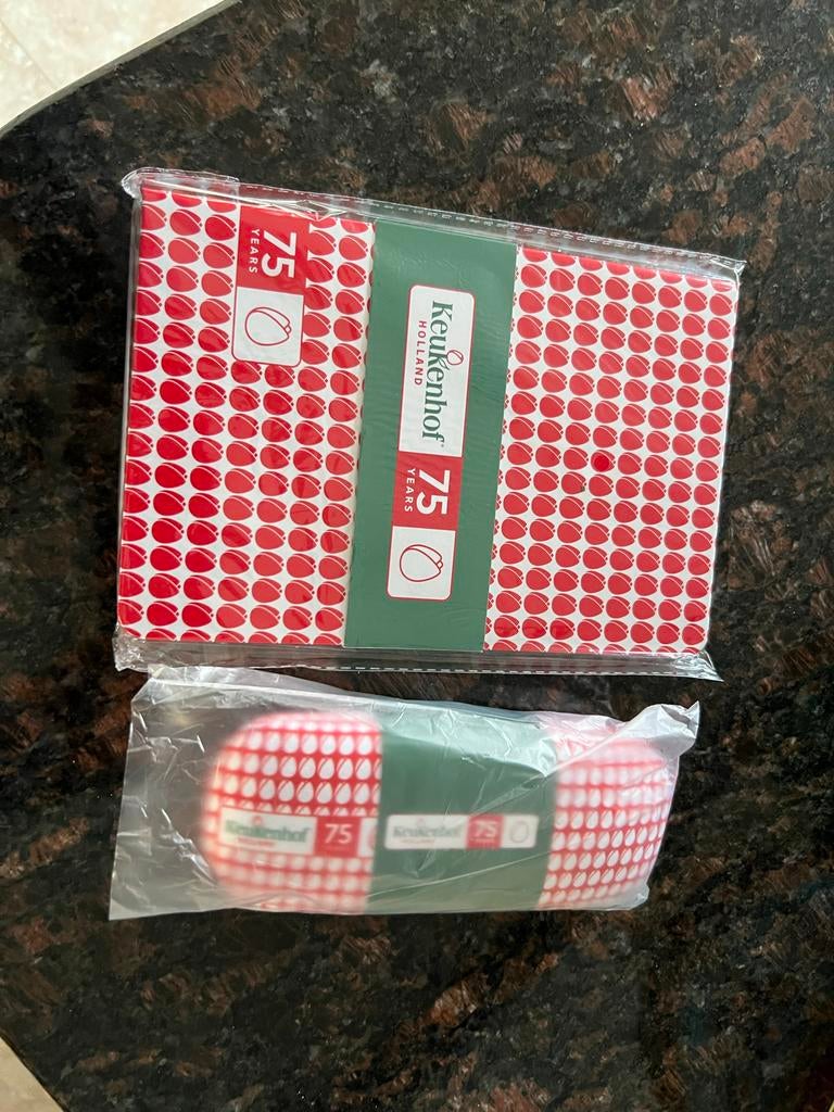 Keukenhof 75 jaar notitieboek en brillenkoker, Witgoed en Apparatuur, Melkopschuimers, Ophalen of Verzenden, Nieuw