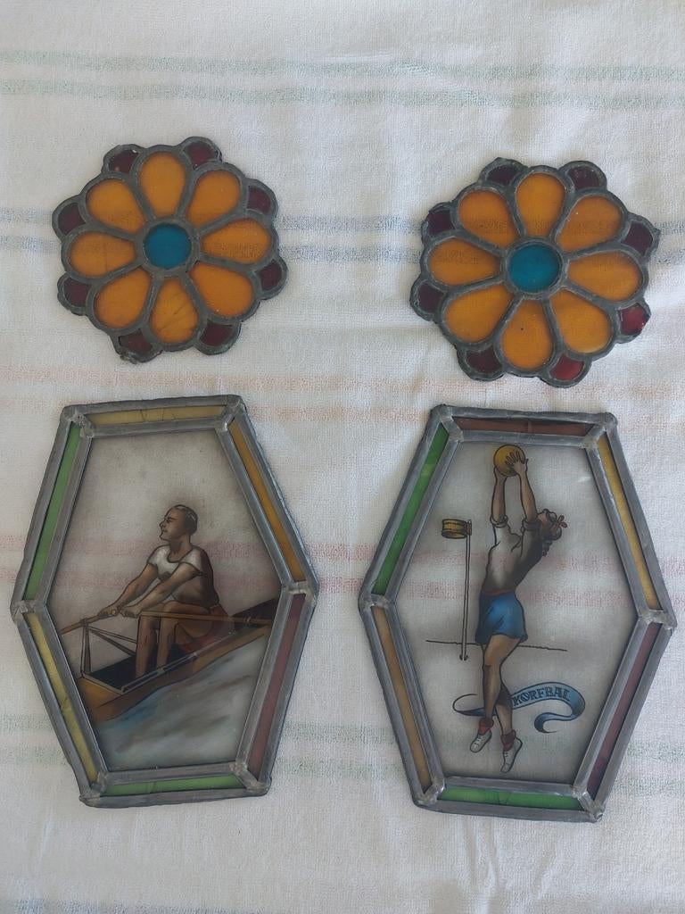 Oude glas in lood raamhangers: Roeier, Korfbal & Bloemen, Ophalen of Verzenden