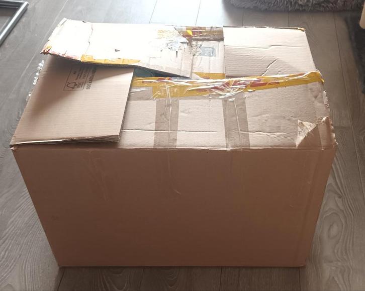 Grote doos met dames- en jongenskleding, Kleding | Dames, Dames-kledingpakketten, Zo goed als nieuw, Maat 42/44 (L), Ophalen of Verzenden