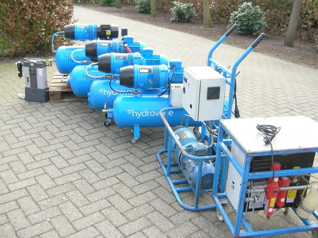 HYDROVANE  HV 01 / HV 02  LAMELLEN  COMPRESSOREN, Doe-het-zelf en Verbouw, Compressors, Ophalen, 10 bar of meer, Zo goed als nieuw
