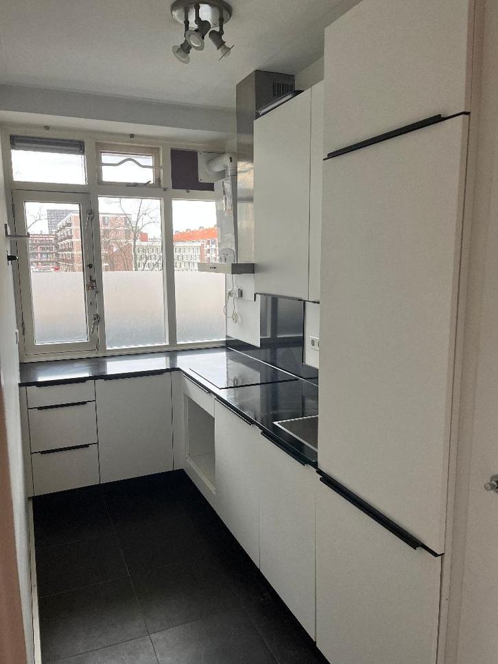 Bribus keuken (2021) met apparatuur (gedemonteerd), Huis en Inrichting, Keuken | Complete keukens, Gebruikt, Hoekkeuken, Wit, Graniet of Steen