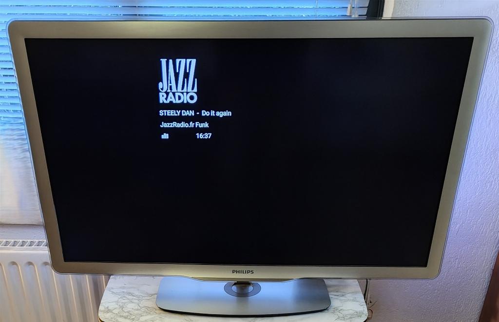 hele mooie 42 inch LCD/LED 100hz televisie Philips met DLNA, Philips, LCD, Ophalen of Verzenden, Zo goed als nieuw