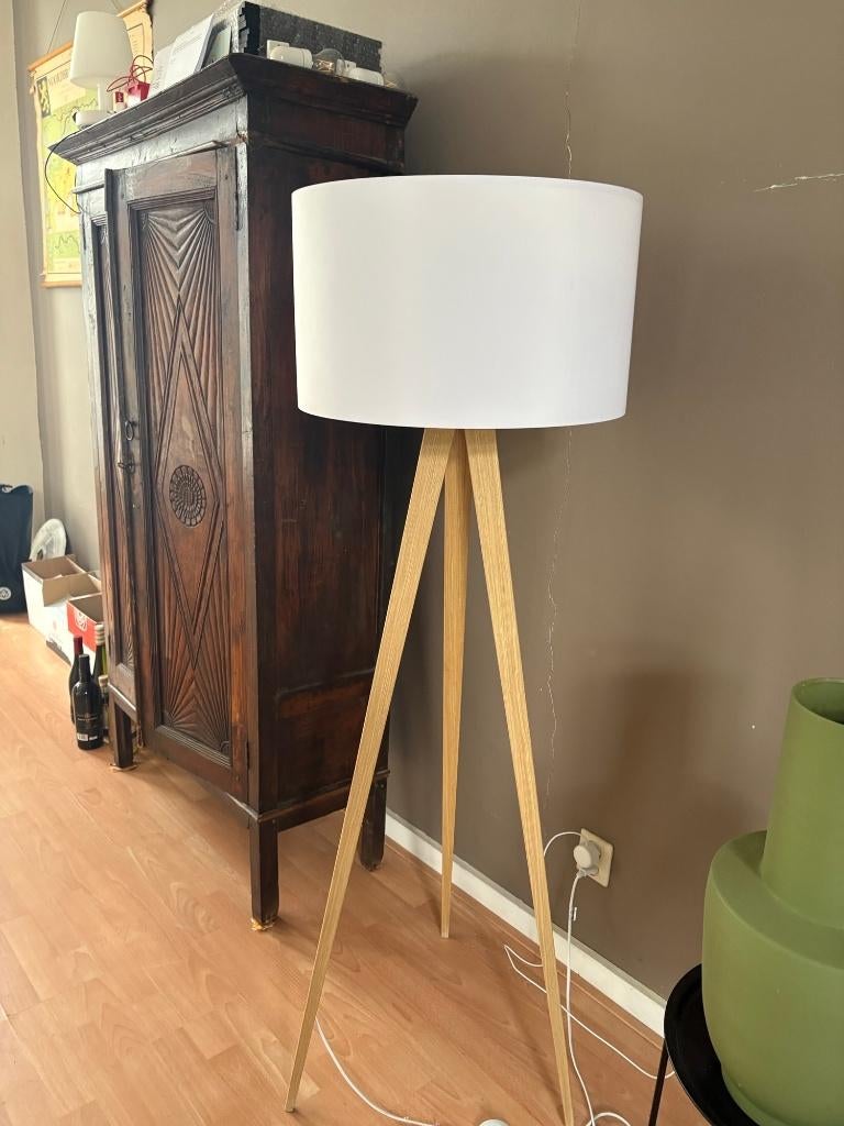 Staande lamp, Huis en Inrichting, Lampen | Vloerlampen, Ophalen, Zo goed als nieuw, Modern, 150 tot 200 cm