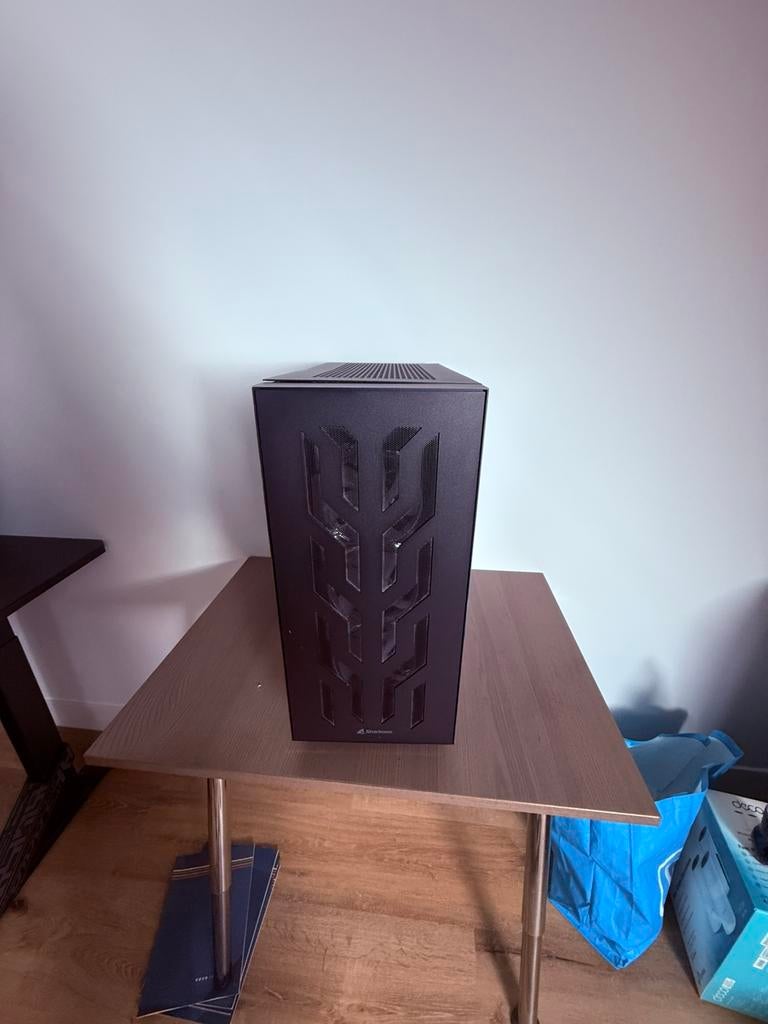 High ens Gaming pc, Ophalen, Overige genres, 1 speler, Zo goed als nieuw