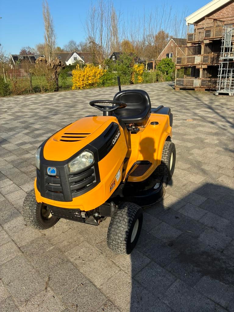 Mooie maaier cub cadet, Ophalen, Gebruikt, Opvangbak, Cub Cadet