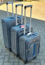 Diverse drie delige kofferset voor € 85 VERZENDEN MOGELIJK, Hard kunststof, Ophalen of Verzenden, Koffer, 70 cm of meer