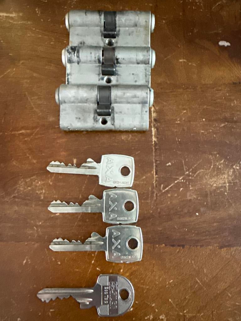 Cilinderslot 30/30 met 4 sleutels, Ophalen of Verzenden, Gebruikt, Slot