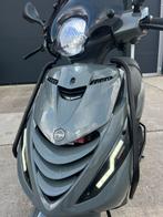 Piaggio Zip | 2024 | Malossi ECU | Full Option | Carbon |, Piaggio, Maximaal 45 km/u, Zip, Zo goed als nieuw