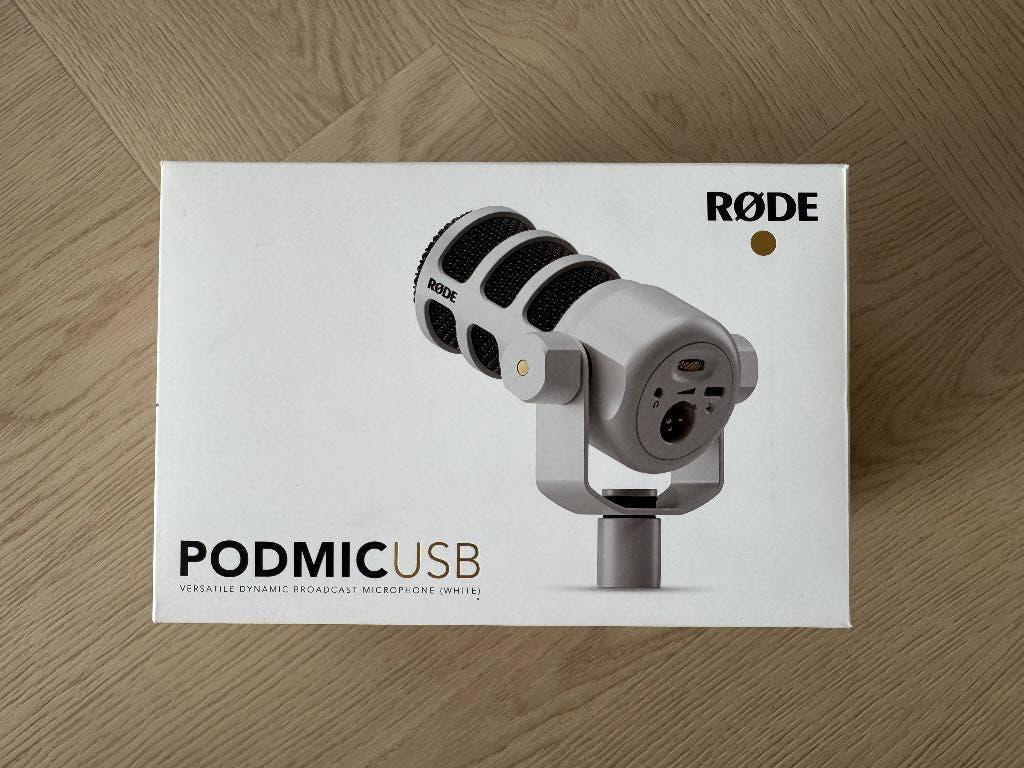 Røde Podmic USB White (plus 4x extra WS14 pop filters), Muziek en Instrumenten, Microfoons, Ophalen of Verzenden, Zo goed als nieuw