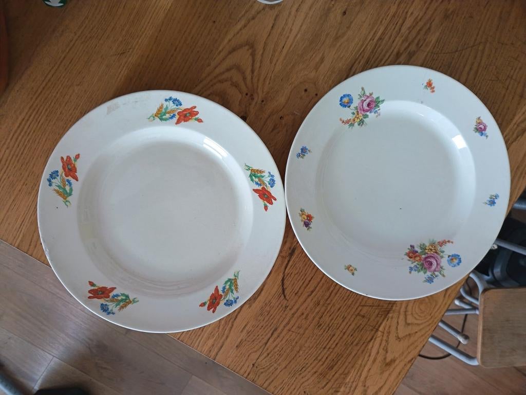 Set van 2 vintage borden met bloemmotief, Ophalen of Verzenden