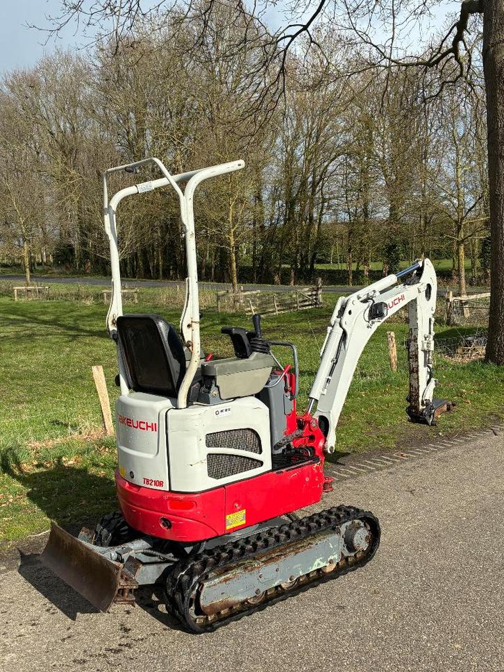 Takeuchi TB210R, Zakelijke goederen, Machines en Bouw | Kranen en Graafmachines, Graafmachine, Ophalen
