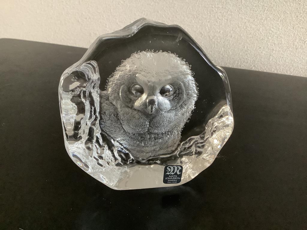 Presse papier uil van kristal (Mats Jonasson), Antiek en Kunst, Ophalen of Verzenden