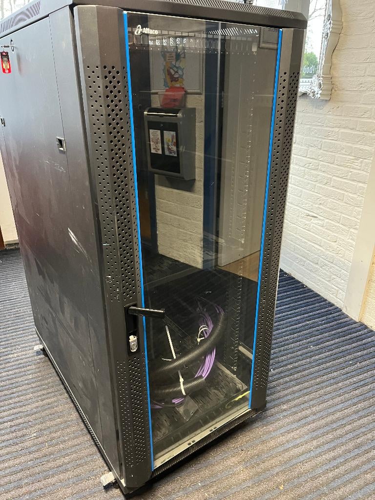 Alfaco 22U serverkast / patchkast op wielen, Ophalen, Gebruikt, Glas, Plaatstaal