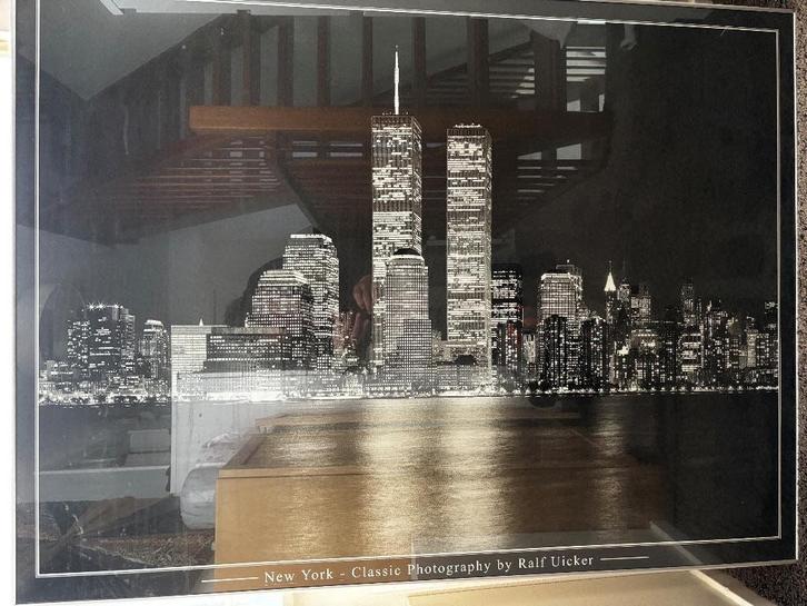 Ingelijste foto New York Twin Towers van Ralf Uicker, Antiek en Kunst, Kunst | Tekeningen en Foto's, Ophalen