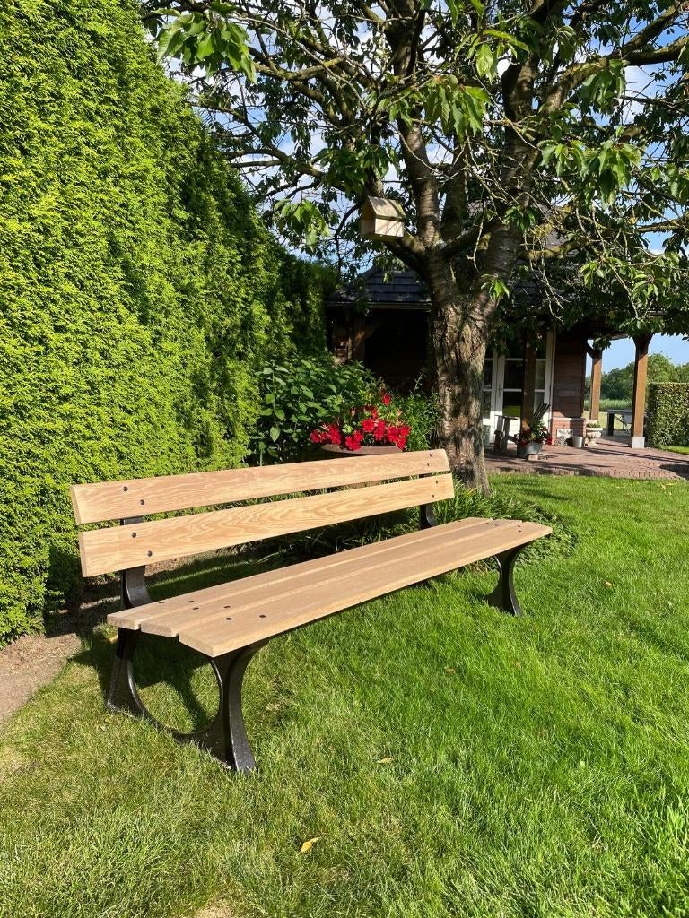 Gerestaureerde gietijzeren tuinbank met eiken houten zitting, Ophalen of Verzenden, Nieuw, Hout