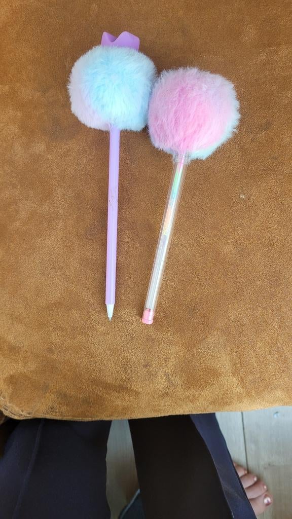 Mooie pennen met fluffy details., Ophalen