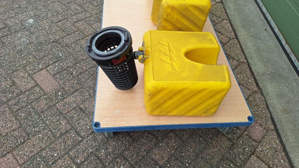 Zuigkorf met drijver, t.b.v. brandweerslang nok 150, Ophalen, Gebruikt, Industriepark 2a 9351PA Leek, Handmatig