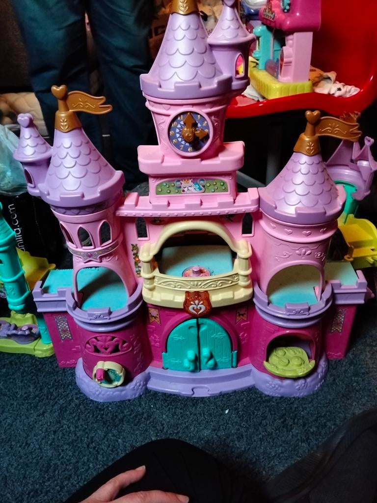 Grote VTech Vrolijke Vriendjes collectie met kasteel en meer, Ophalen, Jongen of Meisje