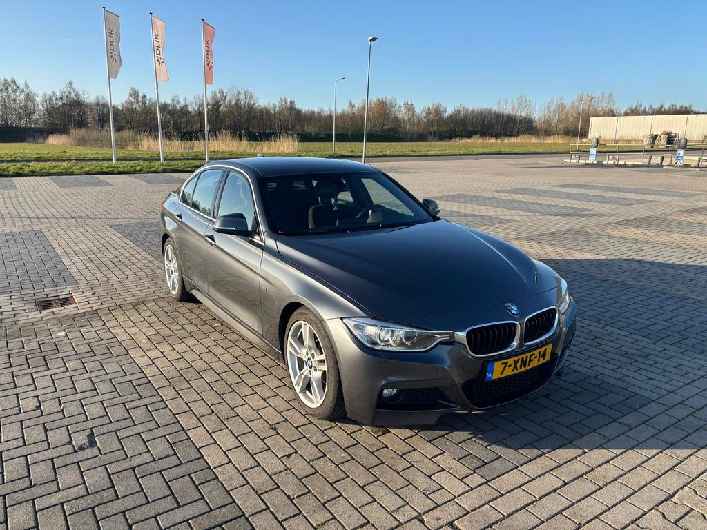 BMW 3-Serie 1.6 M pakket 2014 Grijs, Auto's, 1360 kg, Zwart, 4 cilinders, Origineel Nederlands