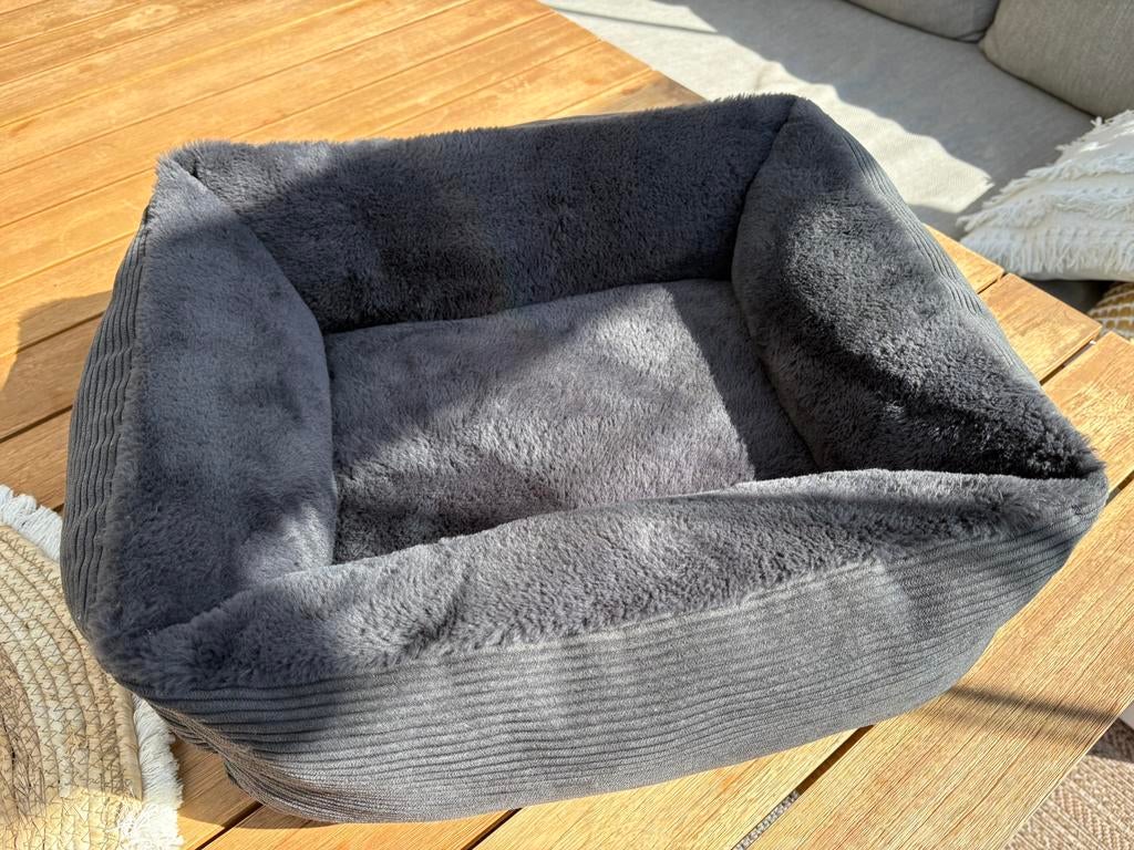 Puppy of poezen mand, Ophalen of Verzenden, Zo goed als nieuw