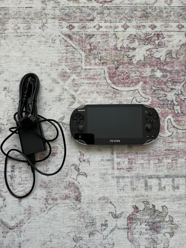 Ps Vita 1000 (OLED) + 4gb, Ophalen, Zo goed als nieuw, Zwart