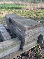 Gratis af te halen: Stoeptegels, kantbanden en hoekstukken, Tuin en Terras, Ophalen, Gebruikt, Overige typen, Minder dan 5 m²