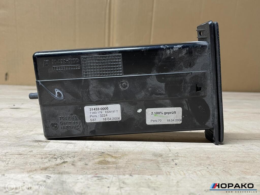 Bekerhouder rechts BMW 5 serie E60 E61 | OEM | 314300100, Auto-onderdelen, Gebruikt, Einsteinlaan 5 rijswijk, Bmw, Ophalen of Verzenden