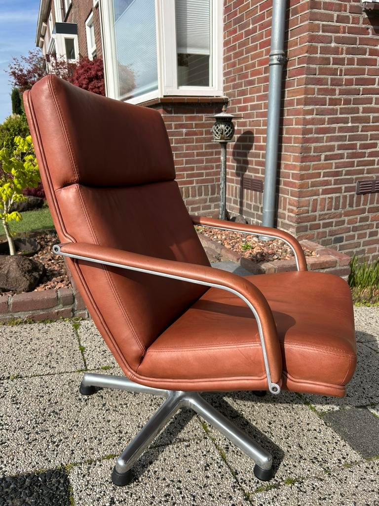 Artifort design fauteuil F141 142 bruin, Huis en Inrichting, Fauteuils, 75 tot 100 cm, Ophalen of Verzenden, Zo goed als nieuw