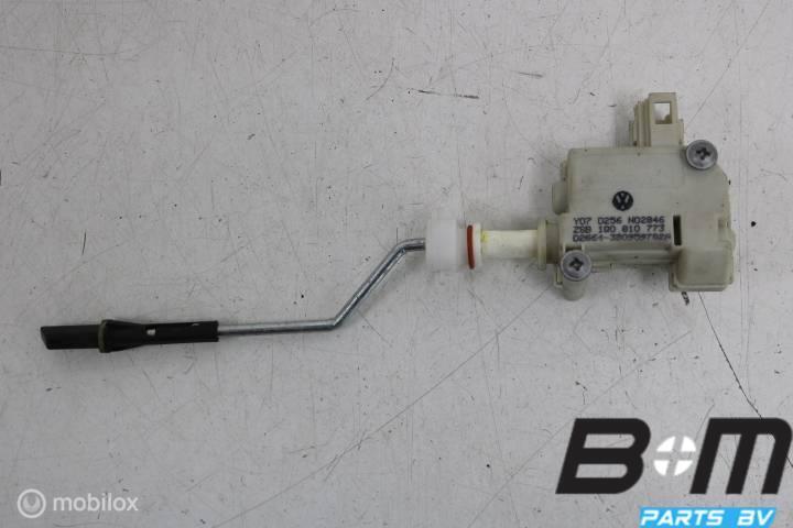 Stelelement voor tankklep VW Eos 1Q0840773, Auto-onderdelen, Gebruikt