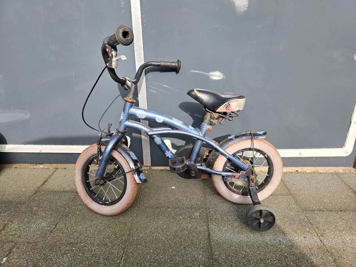 12 inch 2Cycle kinderfiets met zijwieltjes, Fietsen en Brommers, Fietsen | Kinderfietsjes, Gebruikt, Minder dan 16 inch, Zijwieltjes