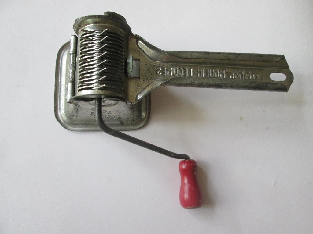 vintage peterseliemolen France Moulin persil groentemolen, Ophalen of Verzenden