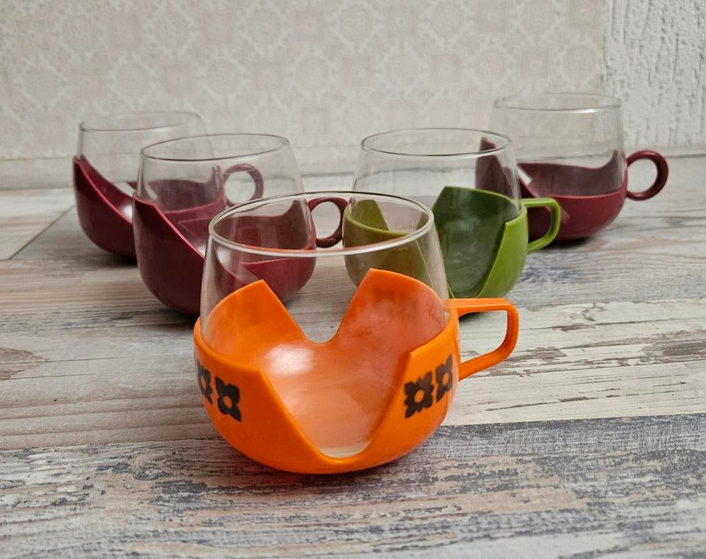 Vintage Pyrex drinkbekers met houders, Made in Holland, Ophalen of Verzenden