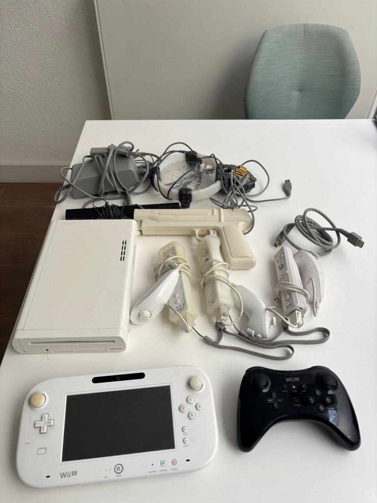 Wii U complete set met 3 controllers en 11 topgames, Ophalen, Gebruikt, Met 3 controllers of meer, Met games