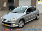 Peugeot 206 1.4 Forever | Nieuwe APK | Nette Auto | Rijd Sch, Auto's, Voorwielaandrijving, 31 €/maand, 4 cilinders, Origineel Nederlands