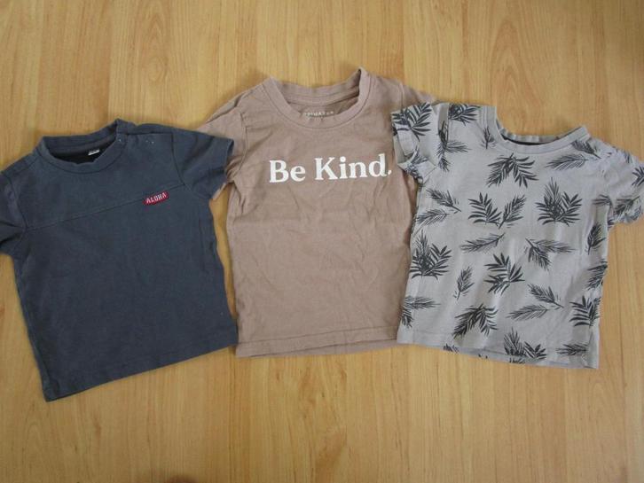 Drie stoere shirts maat 80, Kinderen en Baby's, Babykleding | Maat 80, Zo goed als nieuw, Jongetje, Shirtje of Longsleeve, Ophalen of Verzenden