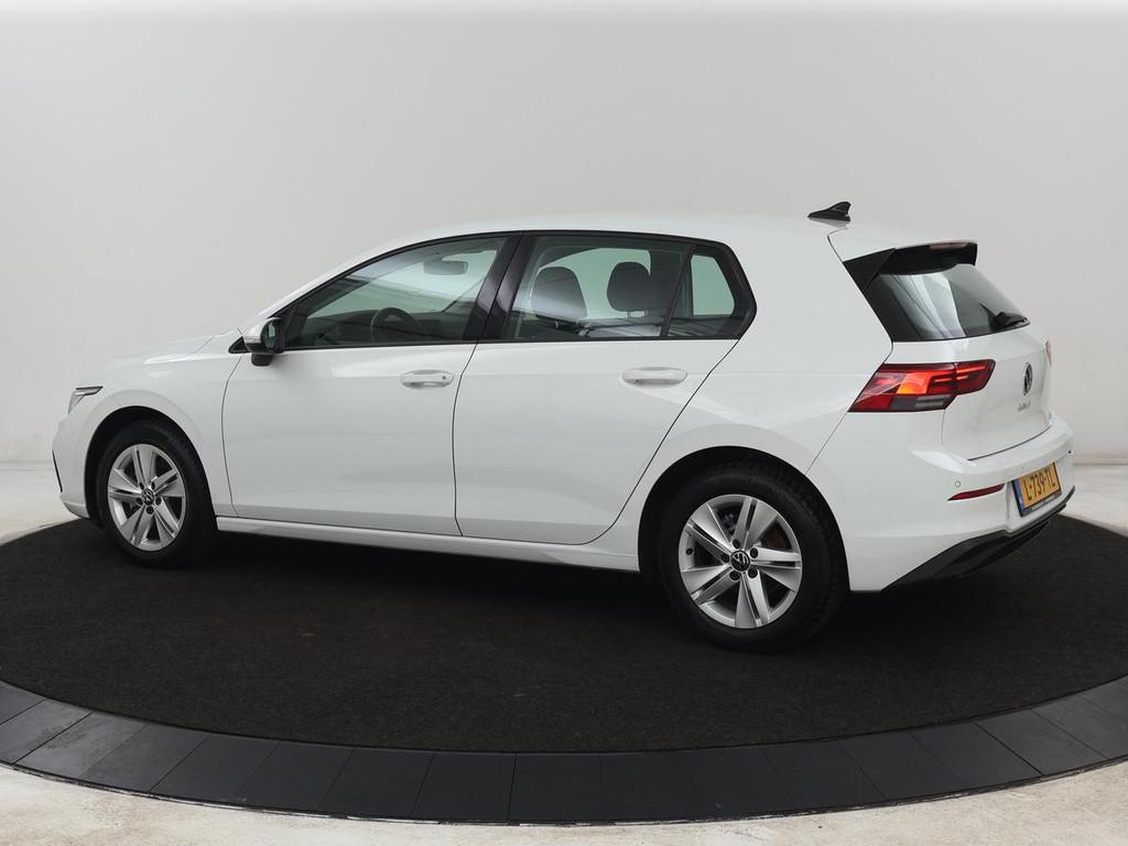 Volkswagen Golf 1.0 eTSI Life | Carplay | Sfeerverlichting |, Auto's, Stof, Gebruikt, Euro 6, Wit