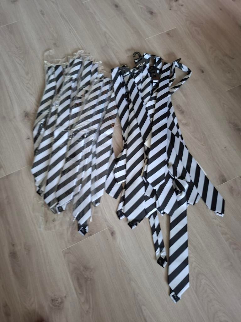 Partij zwart-witte gestreepte stropdassen - Nieuw, Kleding | Heren, Stropdassen, Onbekend en Refine, Zwart, Nieuw, Ophalen of Verzenden