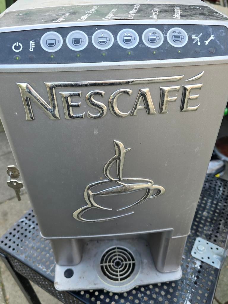 Nescafé Koffiemachine met chocolademelk optie - Werkt goed, Witgoed en Apparatuur, Ophalen