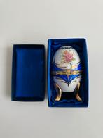 Fabergé look ei van porselein met goudkleurige details, Antiek en Kunst, Ophalen of Verzenden